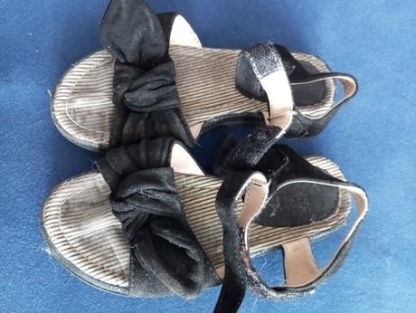 Sandálky s maslickou, 31