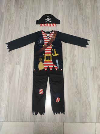 Kostým na karneval pirát,