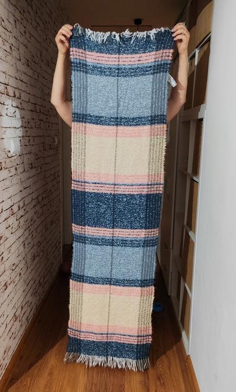 Veľký šál defacto, 