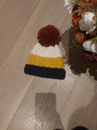 Pletená podšitá čiapka- super stav, f&f,92