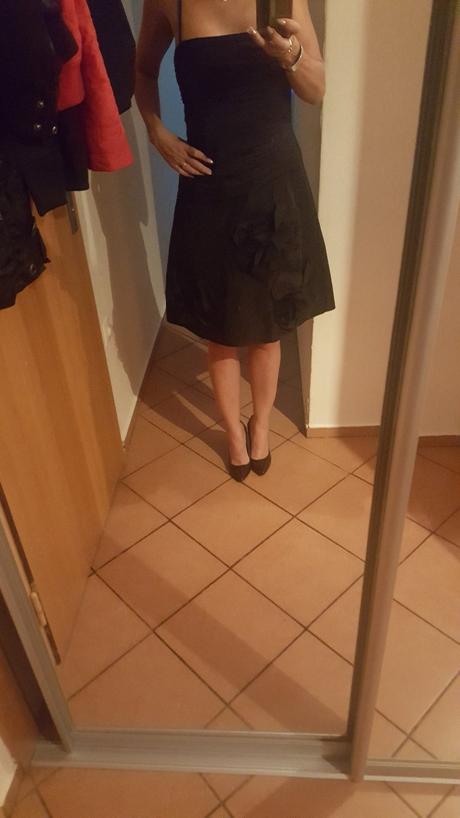 Šaty s 3d kvetmi a spodnickou, 38