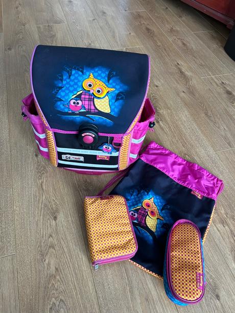 Mcneill skolska aktovka, 