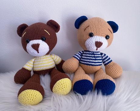 Háčkovaný macko brumko,