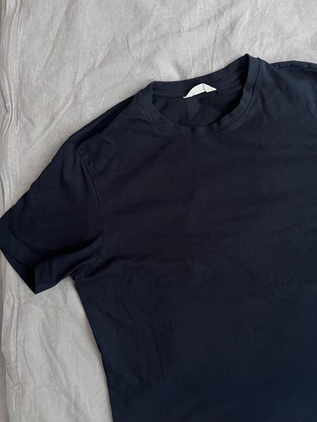 Modre tricko, reserved,l