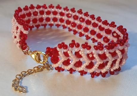 Jemné náramky zo sklenených korálok českej výroby, 