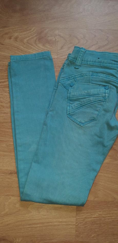 Tyrkysové slim džínsy, dromedar,134