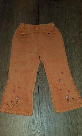 Oranžové menžestráky, 92