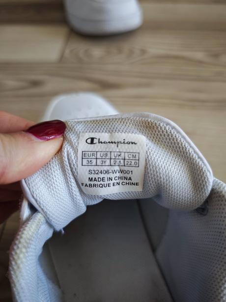 Tenisky, champion,35