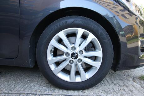 Kia ceed combi od 15e/deň - auto na prenájom lacno,