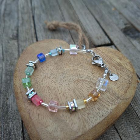 Náramok dúhové ráno-náramok zo sklenených kociek, 