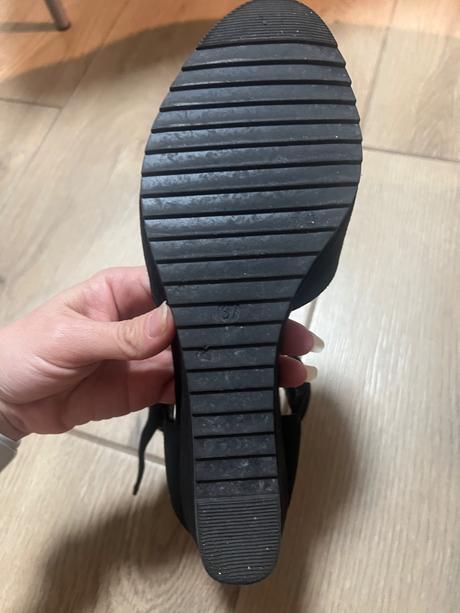 Čierne topánky, graceland,37