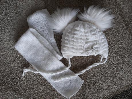 Zimná čiapka s perličkami a šál, 74