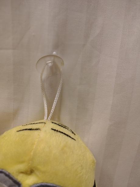 Plyšový mimoň bob vyšívané oči a prísavka, 20,5 cm,