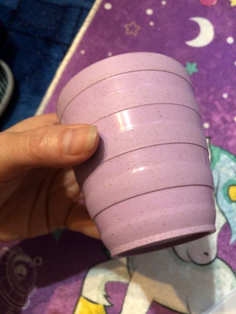 Detský pohárik s vrchnáčikom a plastovy poharik,