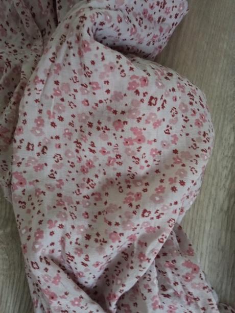 Príjemná jemná šatka/sal, 