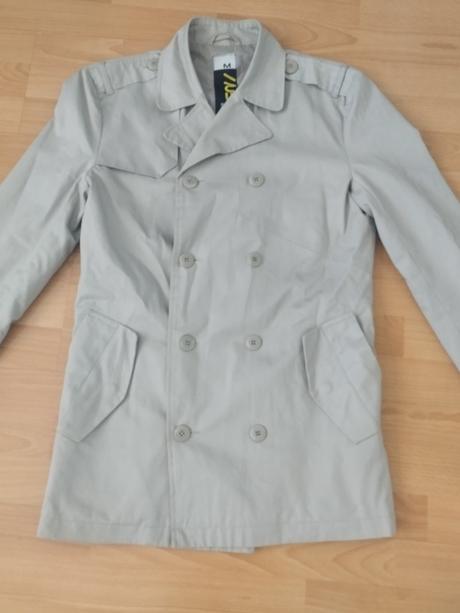 Tenký kabát, house,m