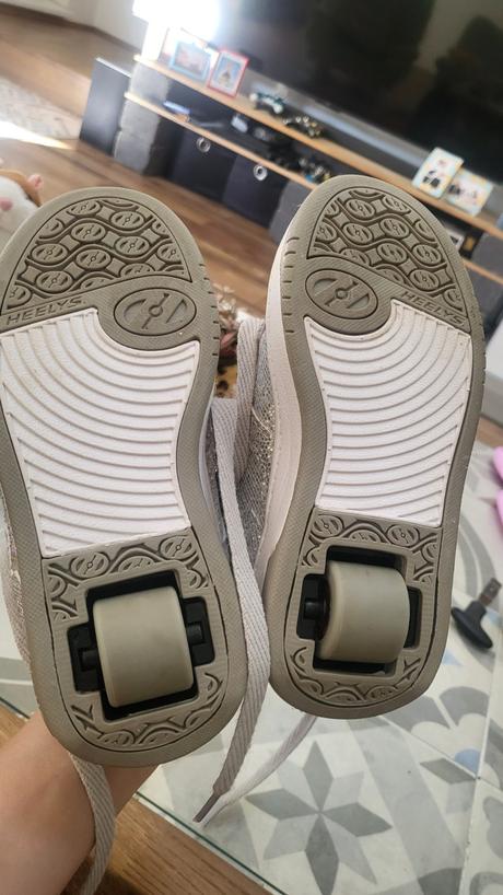 Dievcenske hellys, heelys,31