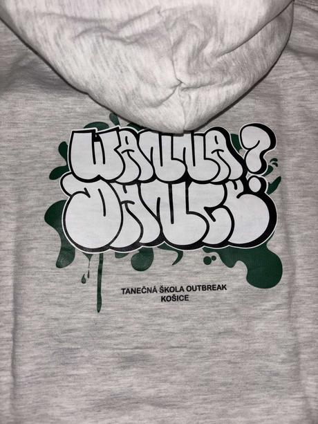 Mikina outbreak 146/152, 152