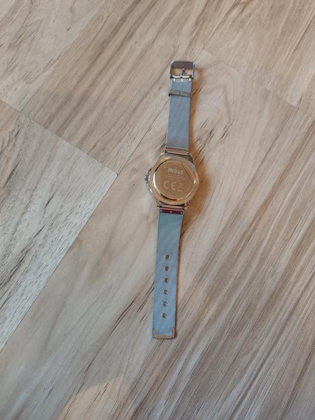 Moderné športové hodinky - kovový remienok, 