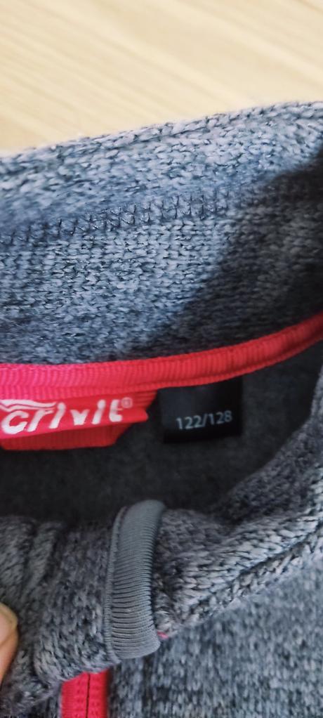 Mikina crivit v top stav, crivit,134