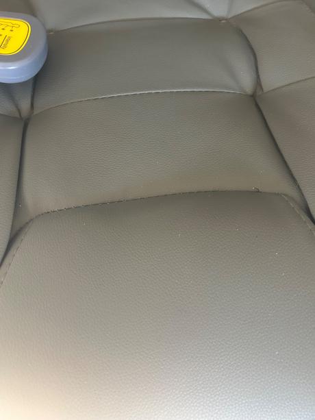 Masážne kreslo s vyhrievaným,