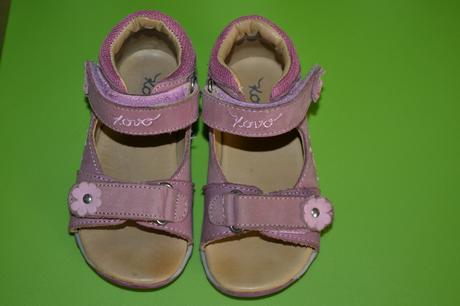 Celokoženné sandálky zn.kovo, top stav, humanic,22