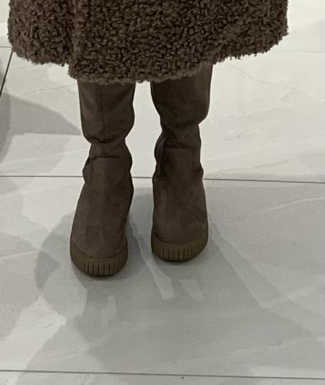 Predám čižmy semišového vzhľadu, 39