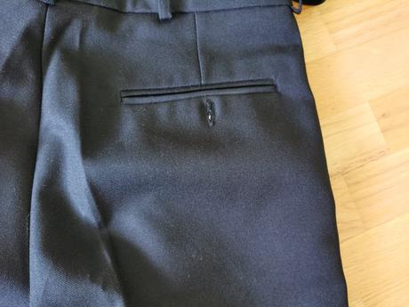 Čierny pánsky oblek s vestičkou, 46