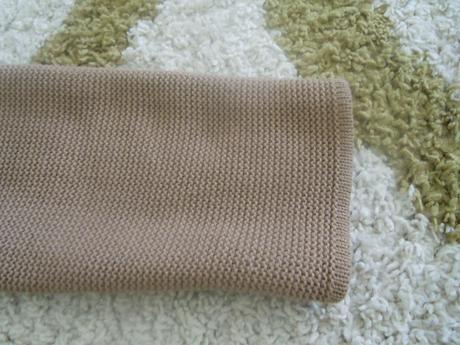 Nenosený svetrík, l