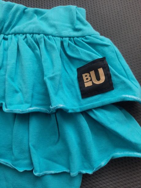 Krátke sukňolegíny, 110