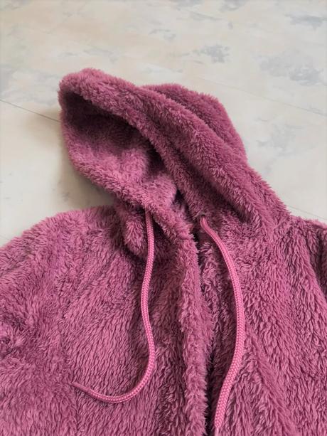 Huňatá teplá mikina, s