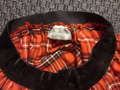 Predám dievčenskú sukňu veľ. 146 cm, 146