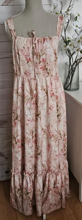 Krásne lahulinké šaty,