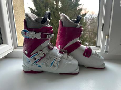 Dievcenske lyziarky mondo 220, nordica,33