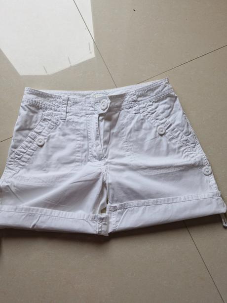 Damske biele kratasy, h&m,36