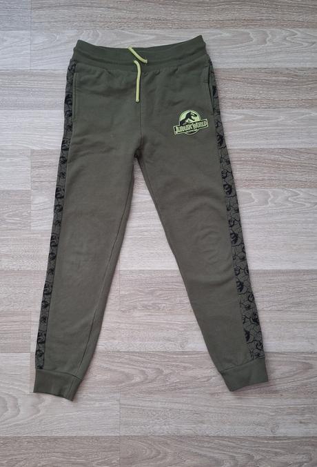 Tepláky jurassic world, 146