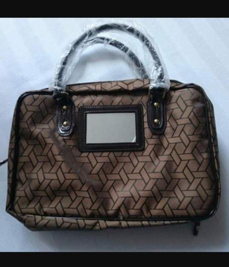 Kufor na kozmetiku so zrkadielkom, oriflame