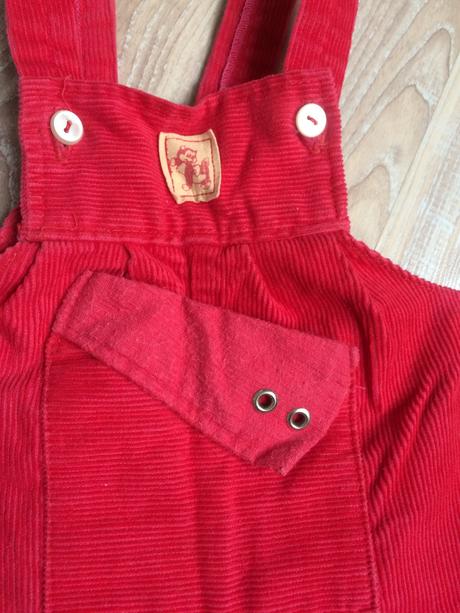 Menčestové nohavice, 74