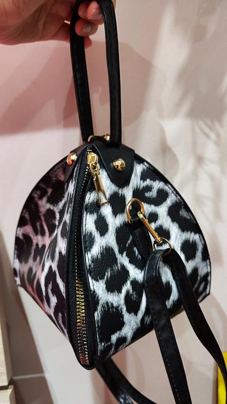 Zaujímavá kabelka,