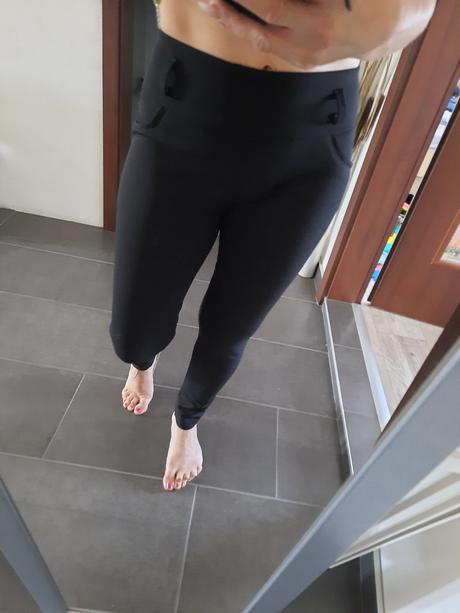 Krásne elegantnešie nohavice, s