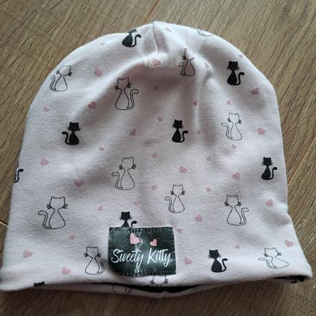 Dievčenská čiapka, <50