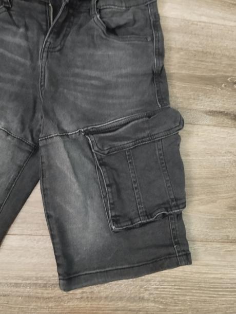 Kraťasy, chapter young,146