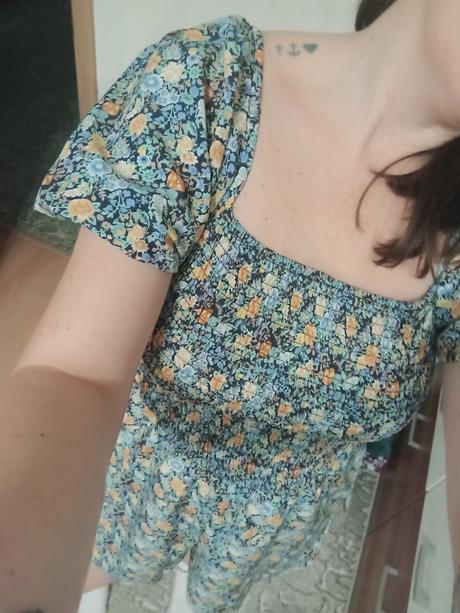 Kvietkovany overal, gate,s