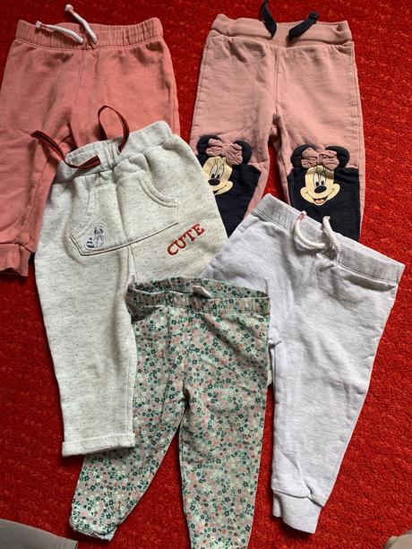 4 ks tepkaky a 1 leginy, c&a,74