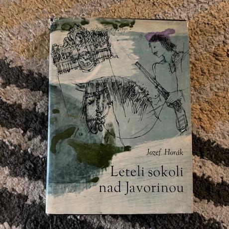 Leteli sokoli nad javorinou (1977),