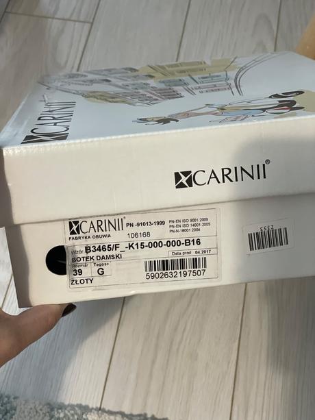 Extravagantné lodičky, 39