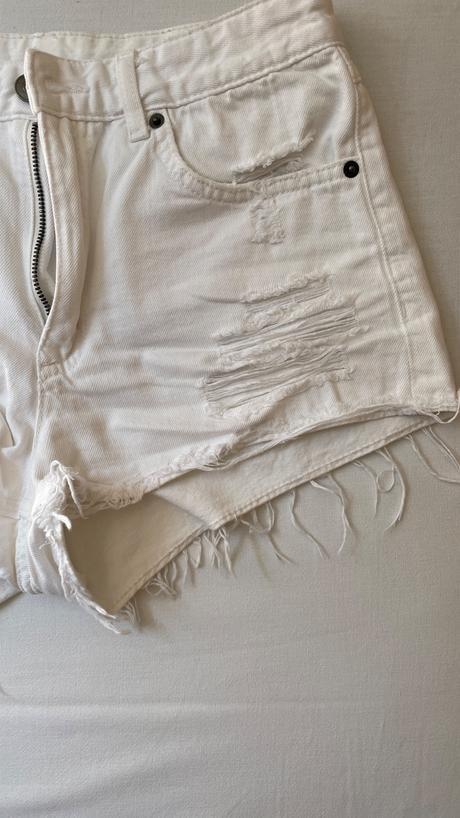 H&m biele roztrhané džínsové šortky vysoký pás 36, h&m,36