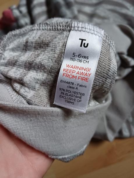 Tenka mikina, tu,116