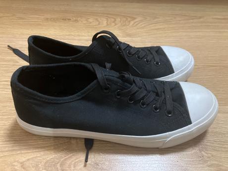 Platené tenisky, 38