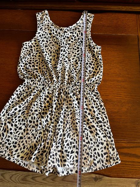 Letný overal vzadu s krásnym výstrihom, f&f,128